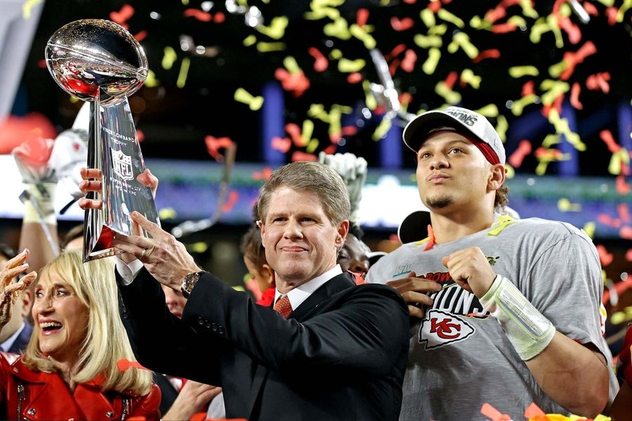 Chiefs owner: Patrick Mahomes' rehab 'ahead of schedule'