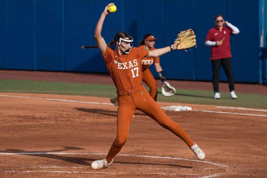 Texas edges Stanford 1-0 to reach WCWS Championship Series