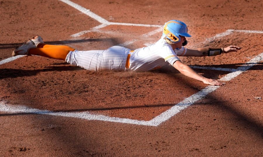 Alannah Leach gets Tennessee offense rolling in win vs. Florida