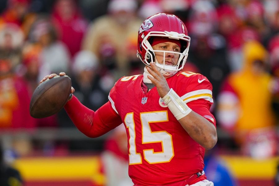 Chiefs QB Patrick Mahomes posts video of recovery progress