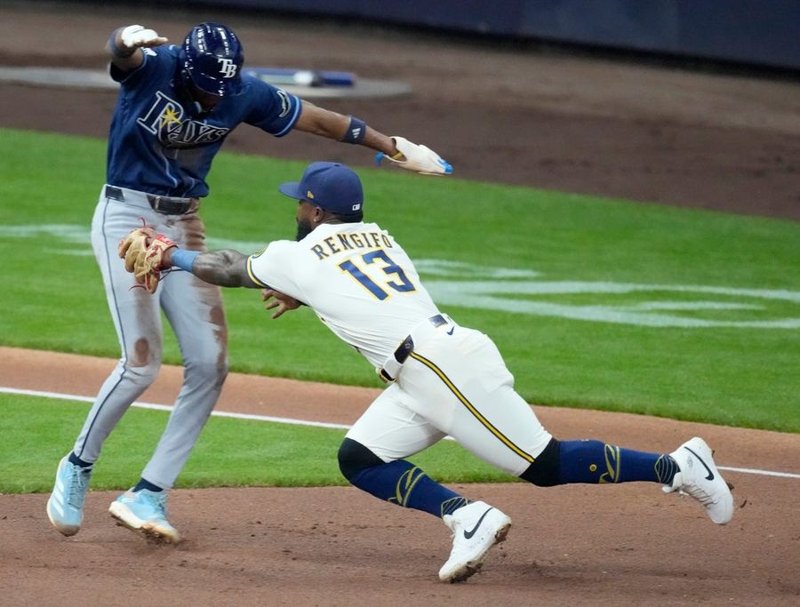 9th-inning rally propels Rays to win over Brewers
