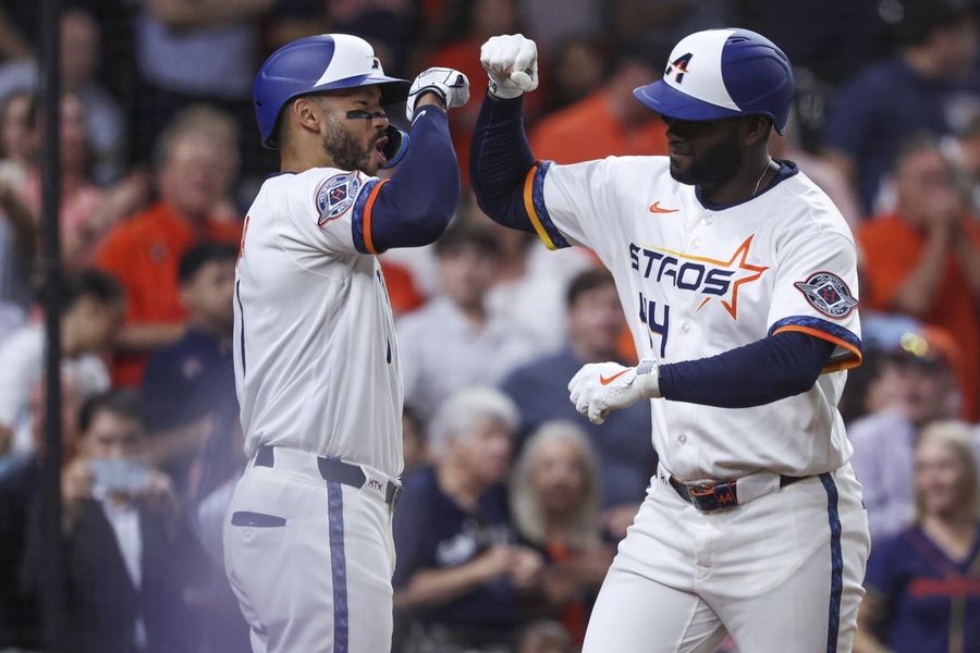 Jose Altuve's 2 HRs, 4 hits power Astros to blowout of Red Sox