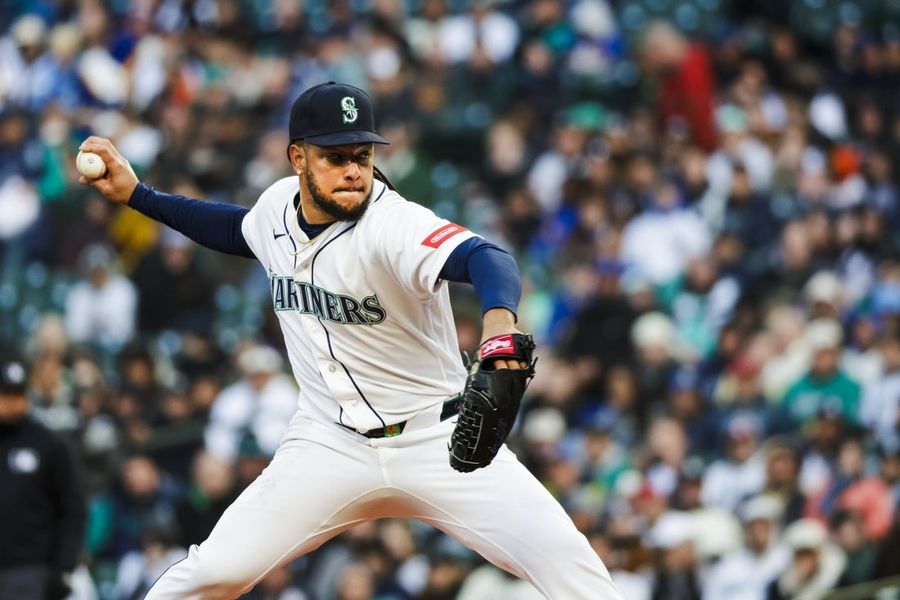 Cal Raleigh’s walk-off single lifts Mariners past Yankees