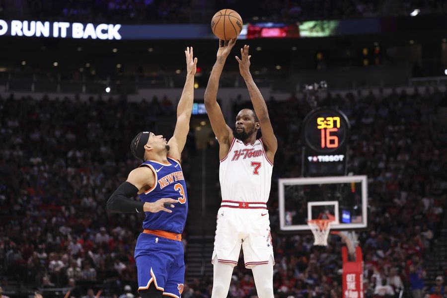 Rockets start fast, coast past Knicks