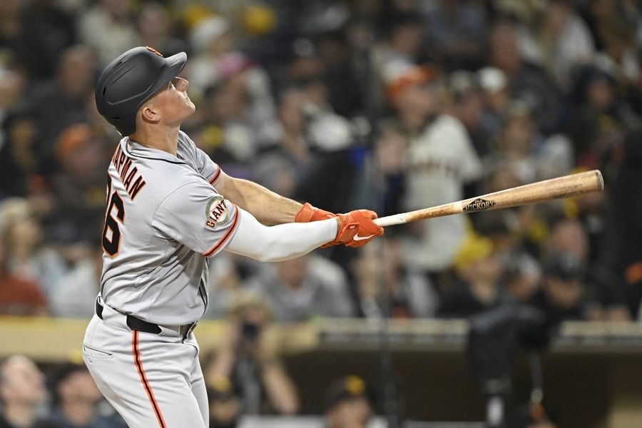 Willy Adames collects 4 hits as Giants' offense breaks out vs. Padres