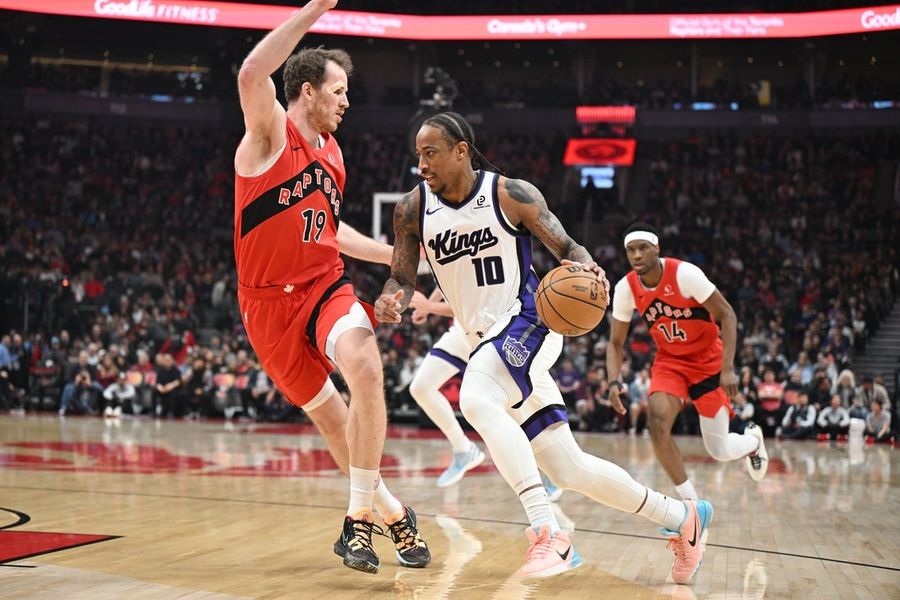 Former Raptors guide Kings to victory at Toronto